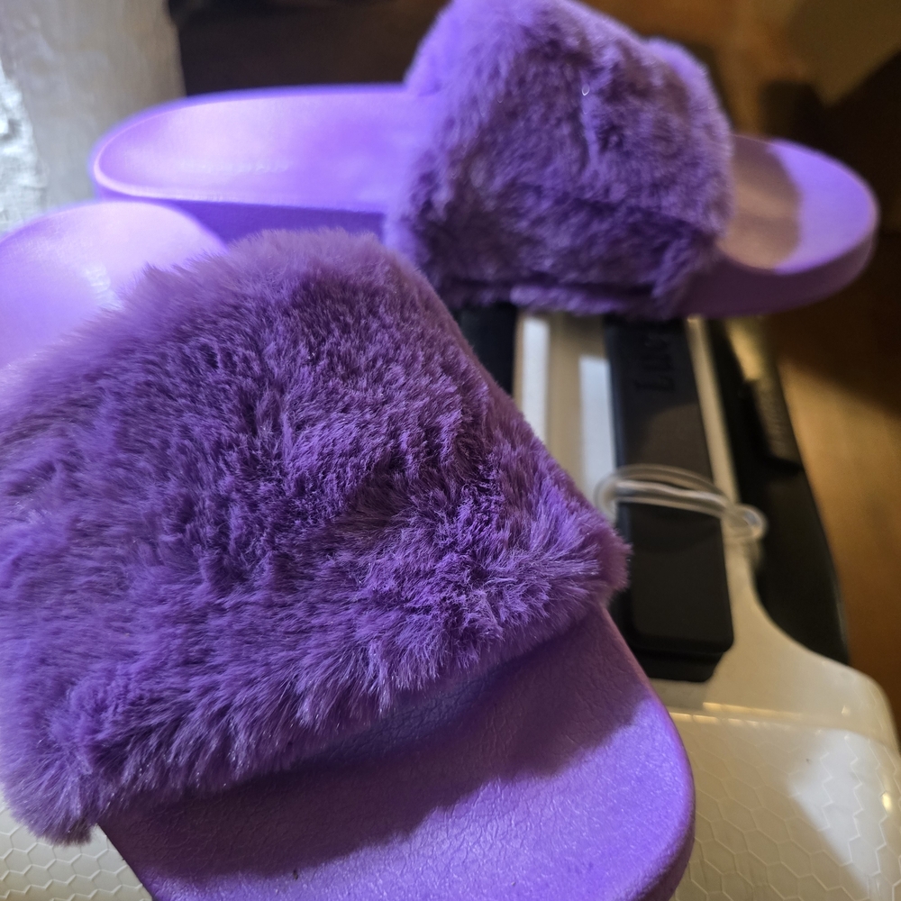 Purple Fuzzy Women's Slippers